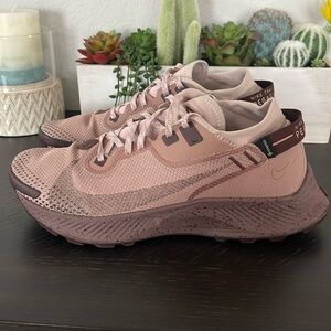 Nike Women’s Pegasus Trail 2 Gore-Tex Running Shoes Desert Sand Size 9.5